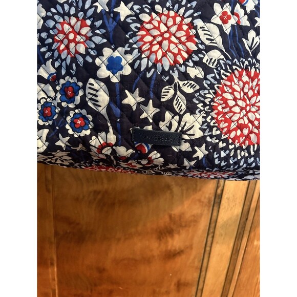 NWOT Vera Bradley Americana Reversible Grand Tote Bag RED WHITE & BLOSSOMS - Picture 4 of 6